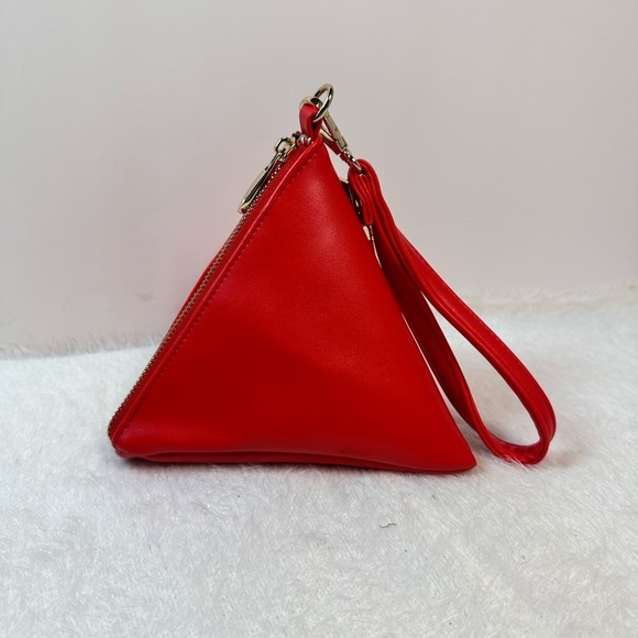Bold Red Triangular Wristlet with Zipper ♥️Closure - Picture 7 of 7